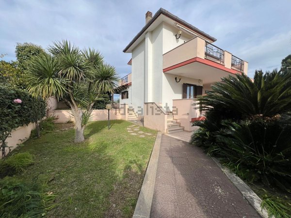 casa indipendente in vendita a Cerveteri in zona Valcanneto