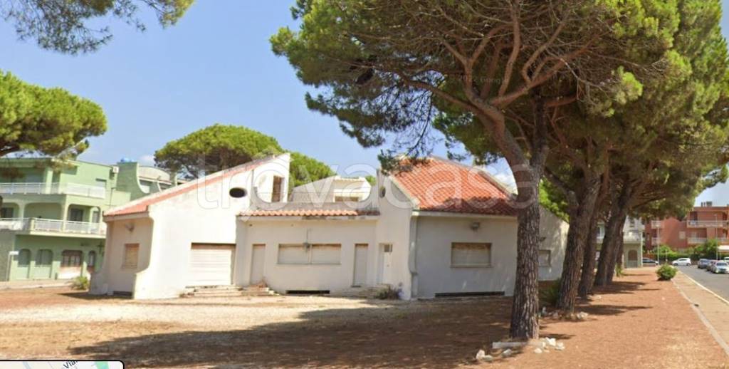negozio in vendita a Cerveteri in zona Marina di Cerveteri