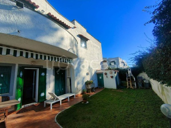 casa indipendente in vendita a Cerveteri in zona Cerenova