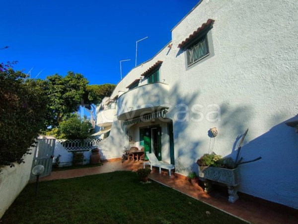 casa indipendente in vendita a Cerveteri in zona Cerenova
