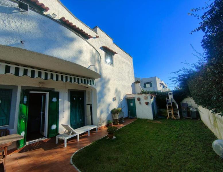 casa indipendente in vendita a Cerveteri in zona Marina di Cerveteri