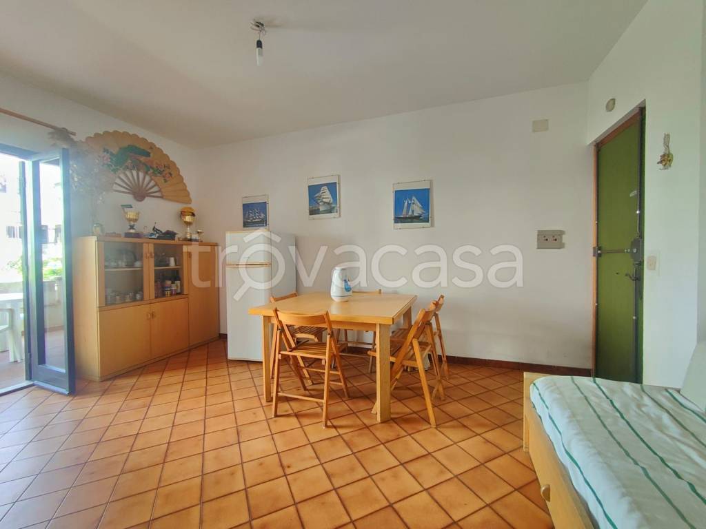 appartamento in vendita a Cerveteri in zona Marina di Cerveteri