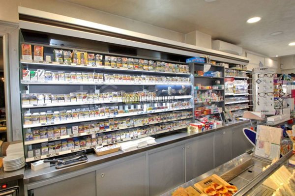 negozio in vendita a Cerveteri