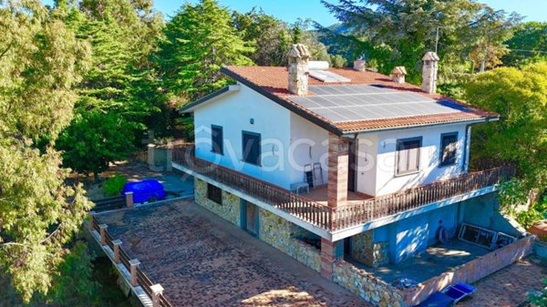 casa indipendente in vendita a Cerveteri in zona Sasso
