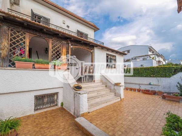 casa indipendente in vendita a Cerveteri in zona Cerenova