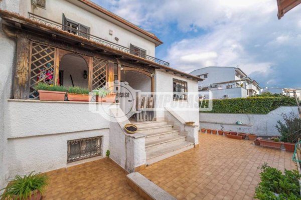 casa indipendente in vendita a Cerveteri in zona Cerenova