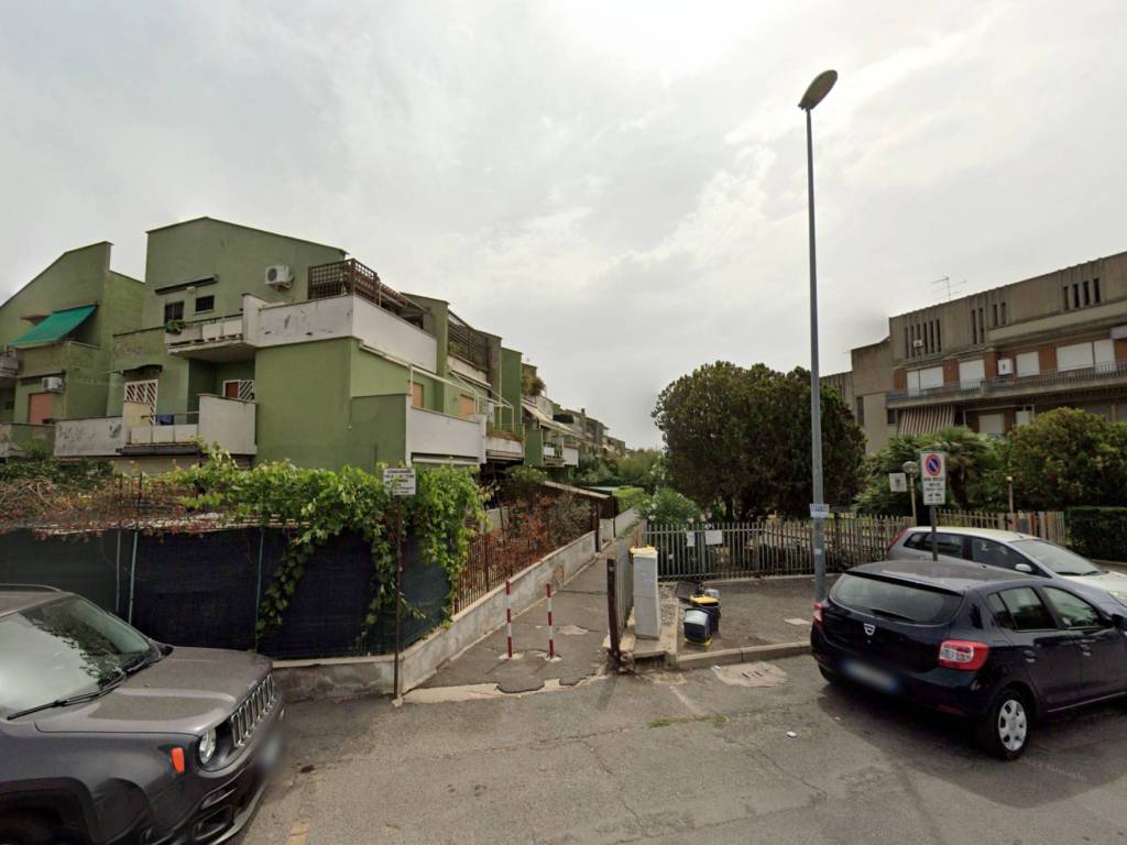 locale commerciale in vendita a Cerveteri