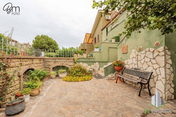 casa indipendente in vendita a Cerveteri in zona Marina di Cerveteri