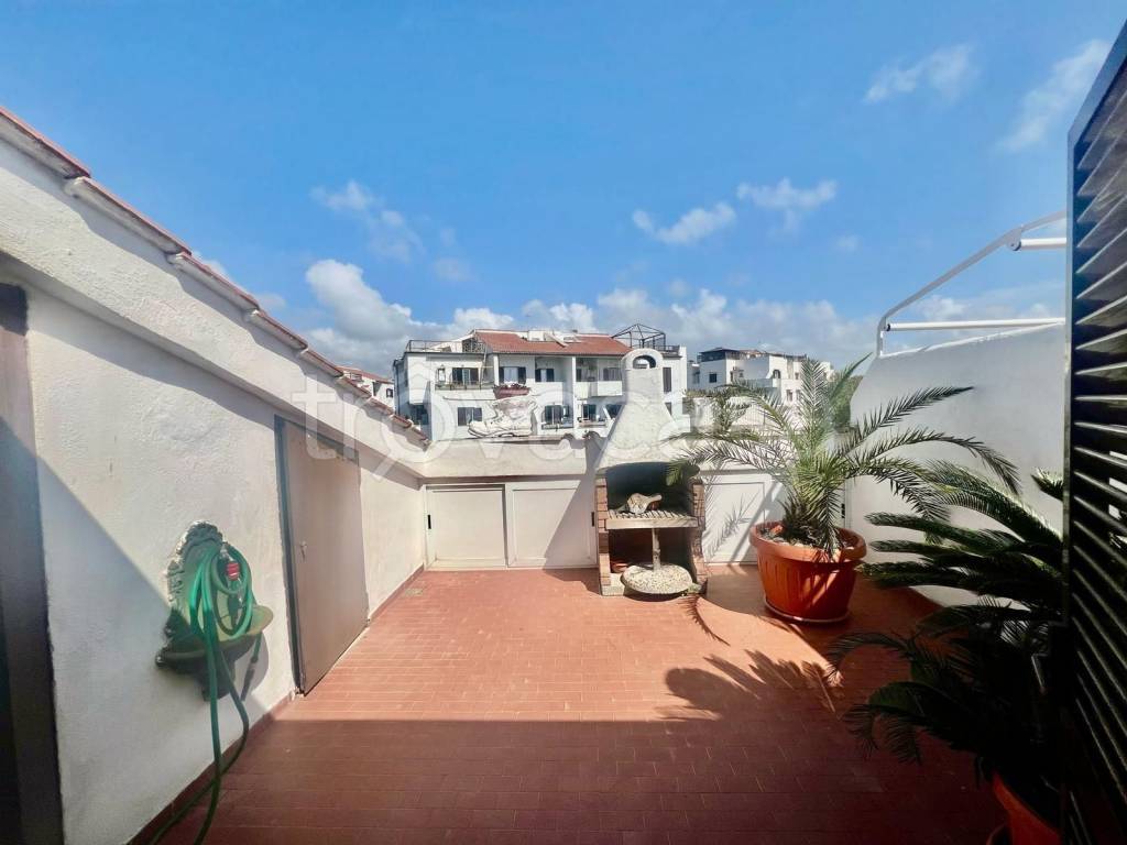 appartamento in vendita a Cerveteri in zona Marina di Cerveteri