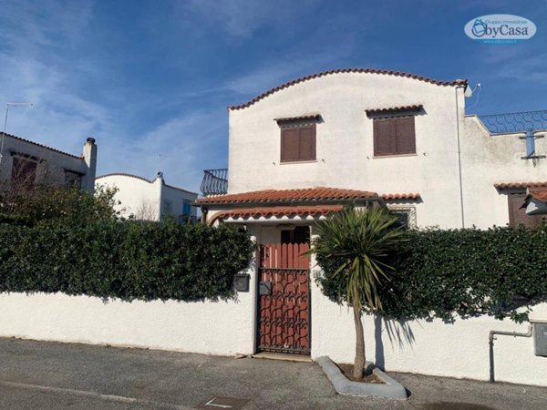casa indipendente in vendita a Cerveteri in zona Cerenova