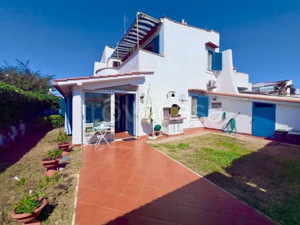casa indipendente in vendita a Cerveteri in zona Marina di Cerveteri