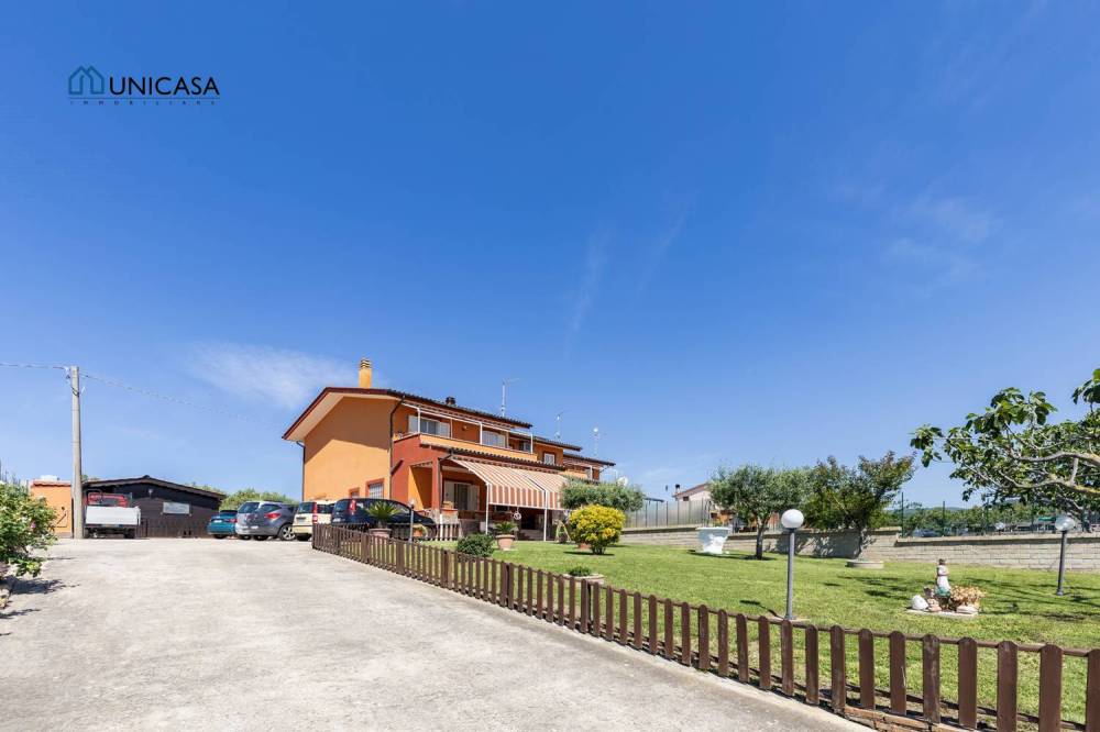 casa indipendente in vendita a Cerveteri in zona Sasso