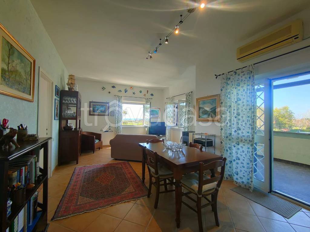 appartamento in vendita a Cerveteri in zona Marina di Cerveteri