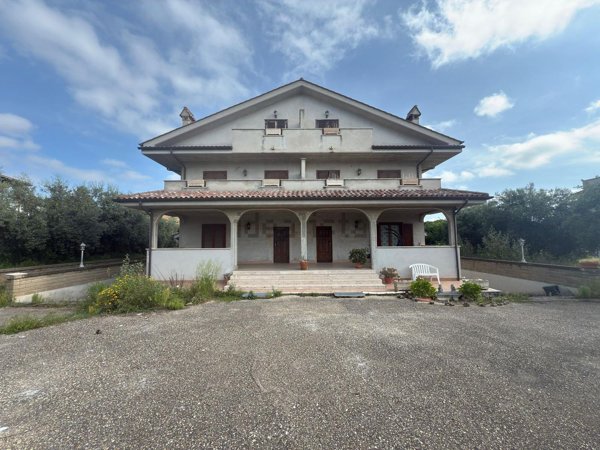 casa indipendente in vendita a Cerveteri