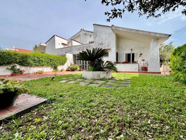 casa indipendente in vendita a Cerveteri in zona Cerenova
