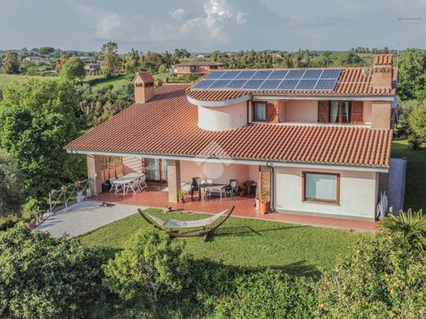casa indipendente in vendita a Cerveteri in zona Ceri