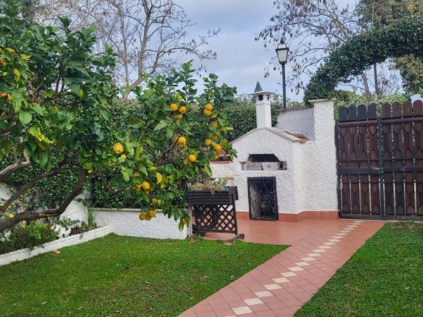 casa indipendente in vendita a Cerveteri in zona Cerenova