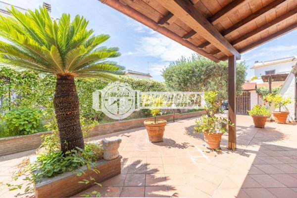 casa indipendente in vendita a Cerveteri in zona Cerenova