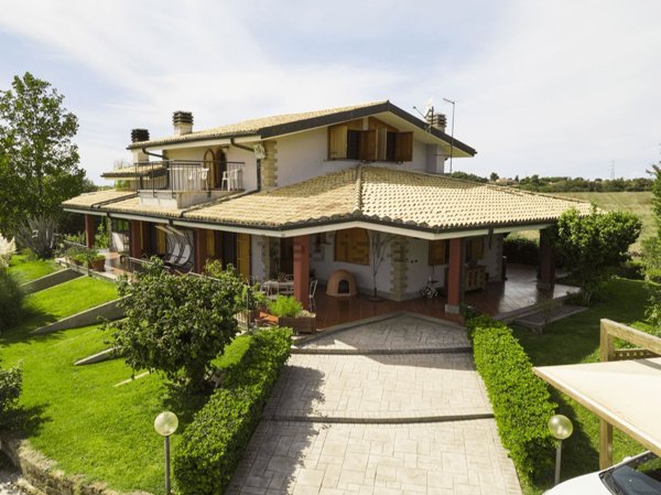 casa indipendente in vendita a Cerveteri