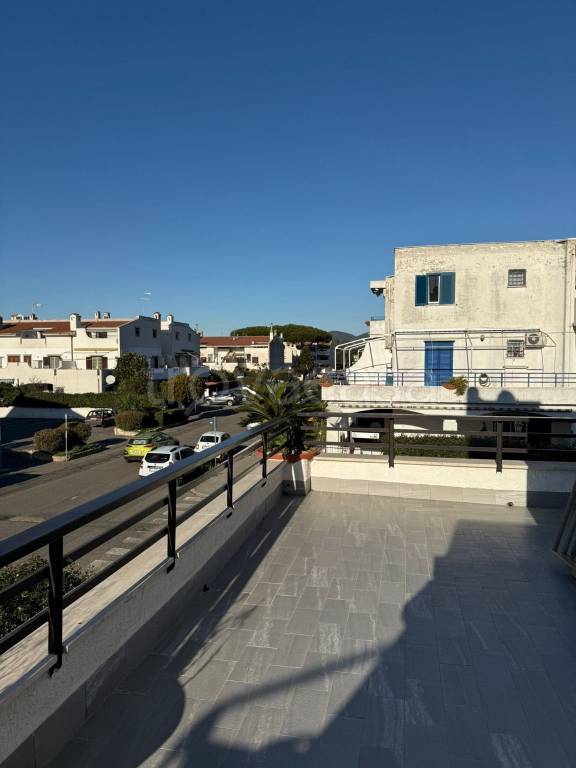 appartamento in vendita a Cerveteri in zona Marina di Cerveteri
