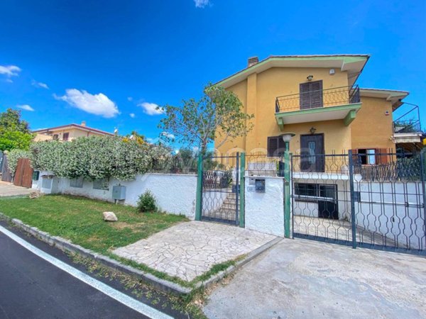 casa indipendente in vendita a Cerveteri in zona Valcanneto