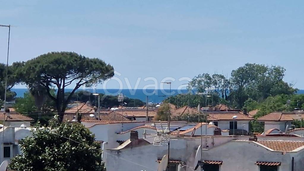 appartamento in vendita a Cerveteri in zona Marina di Cerveteri