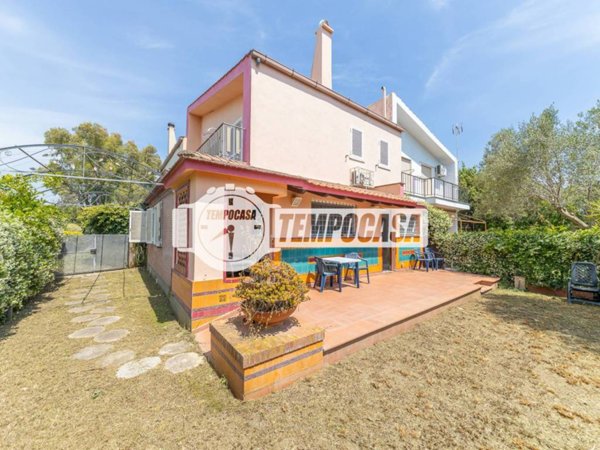 casa indipendente in vendita a Cerveteri in zona Cerenova