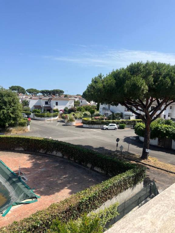 appartamento in vendita a Cerveteri in zona Marina di Cerveteri