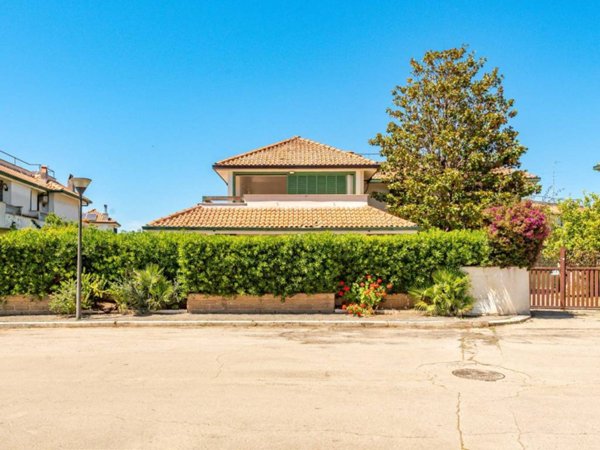 casa indipendente in vendita a Cerveteri in zona Cerenova