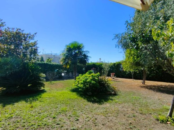 casa indipendente in vendita a Cerveteri in zona Cerenova