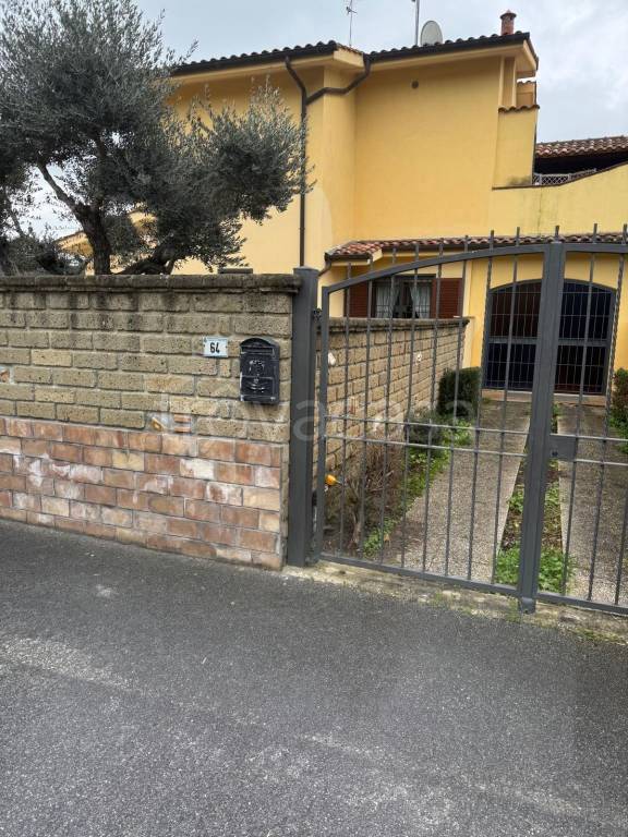 casa indipendente in vendita a Cerveteri in zona Campo di Mare