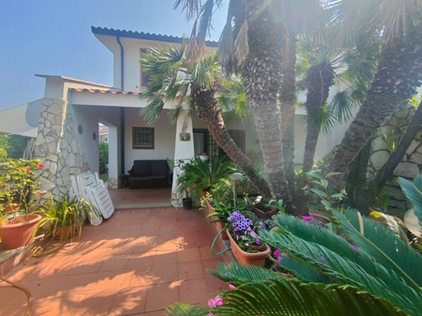 casa indipendente in vendita a Cerveteri in zona Cerenova