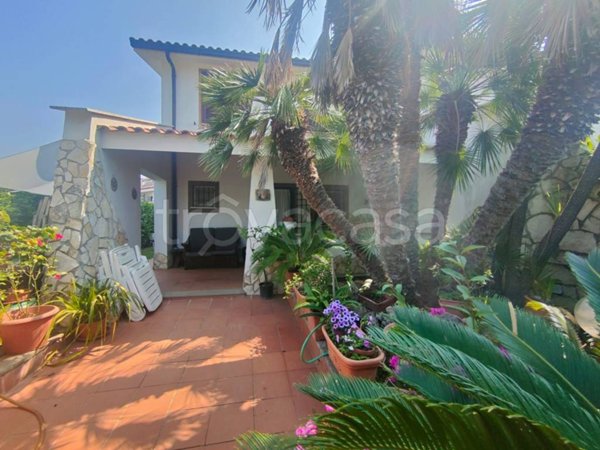 casa indipendente in vendita a Cerveteri in zona Marina di Cerveteri