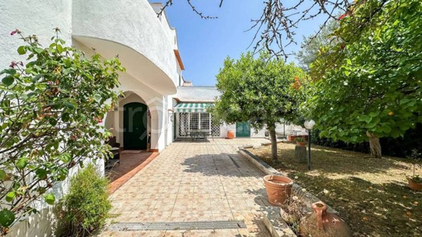 casa indipendente in vendita a Cerveteri in zona Marina di Cerveteri