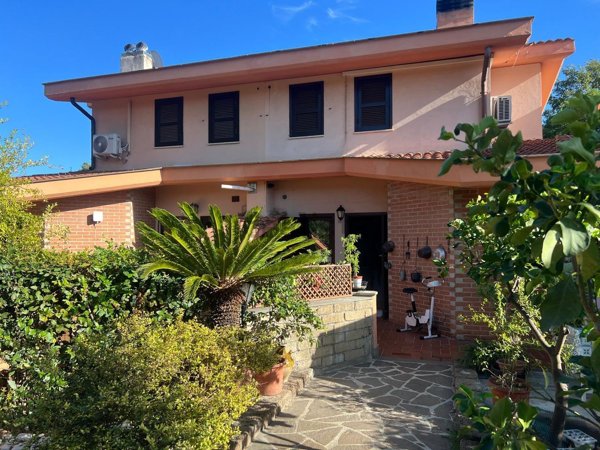 casa indipendente in vendita a Cerveteri in zona Valcanneto