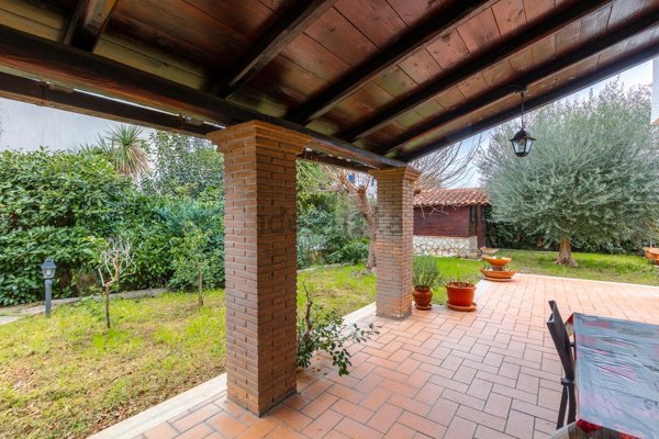 casa indipendente in vendita a Cerveteri in zona Cerenova