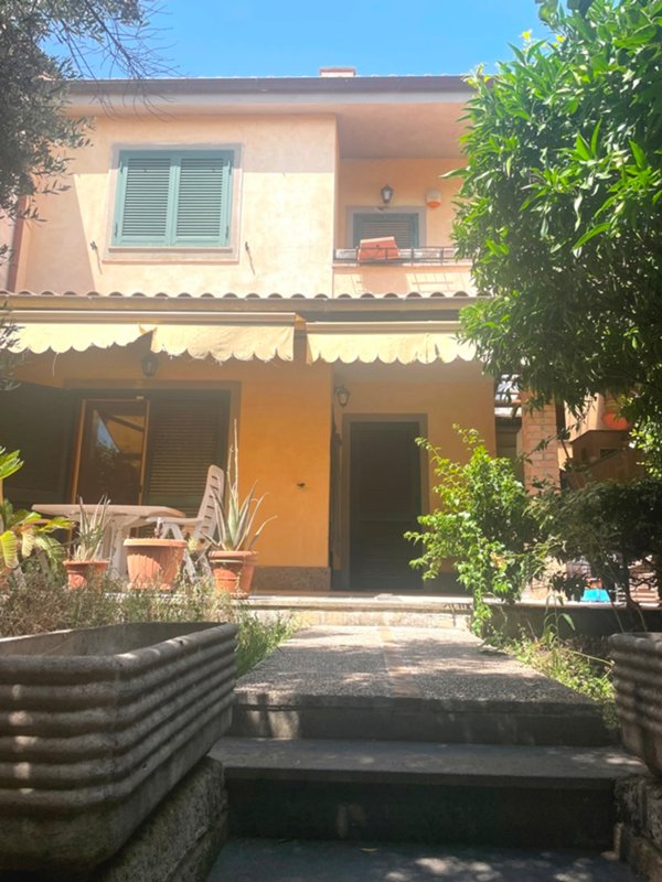 casa indipendente in vendita a Cerveteri