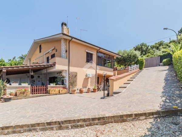 casa indipendente in vendita a Cerveteri in zona Sasso