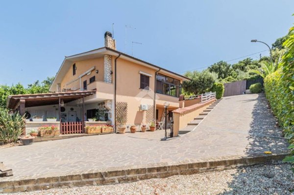 casa indipendente in vendita a Cerveteri in zona Cerqueto