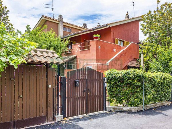 casa indipendente in vendita a Cerveteri