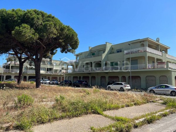 negozio in vendita a Cerveteri in zona Marina di Cerveteri