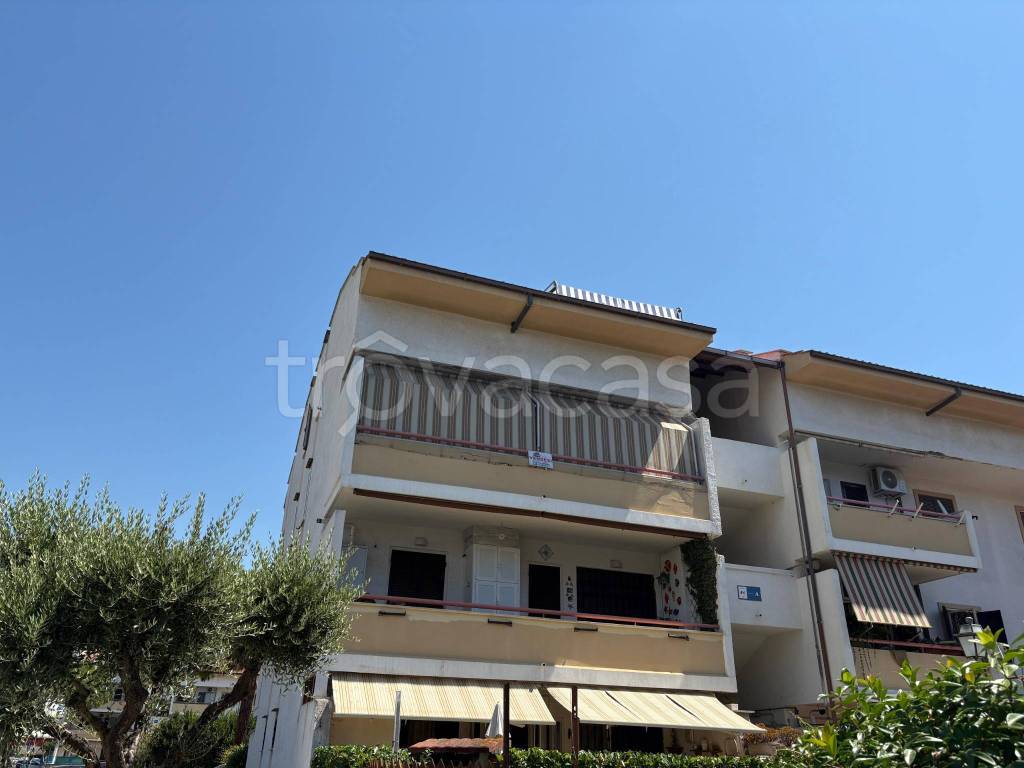appartamento in vendita a Cerveteri in zona Marina di Cerveteri