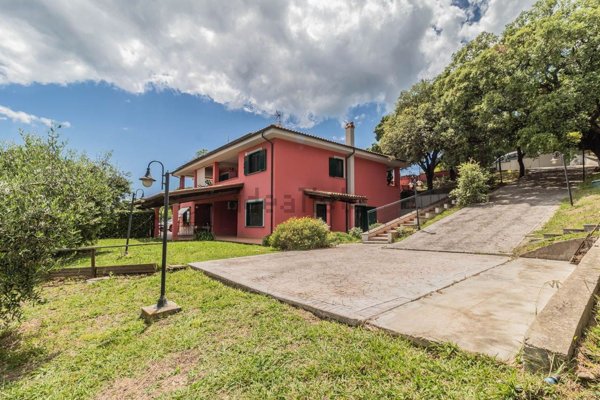 casa indipendente in vendita a Cerveteri in zona Sasso