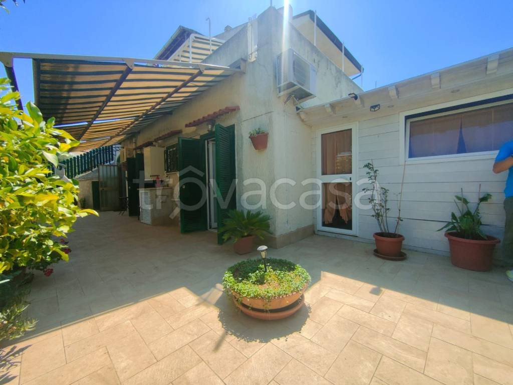 appartamento in vendita a Cerveteri in zona Marina di Cerveteri