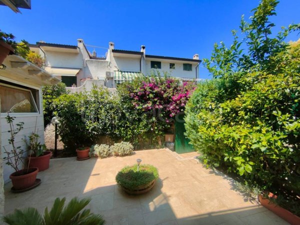 appartamento in vendita a Cerveteri in zona Marina di Cerveteri