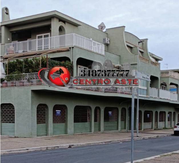 negozio in vendita a Cerveteri in zona Marina di Cerveteri