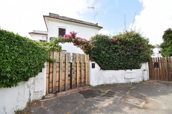 casa indipendente in vendita a Cerveteri in zona Marina di Cerveteri
