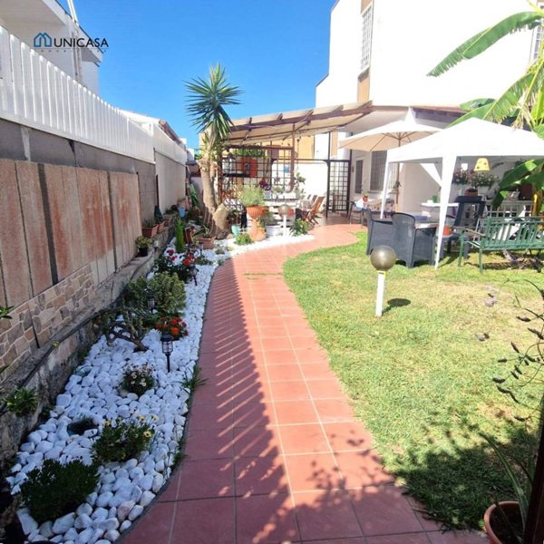 casa indipendente in vendita a Cerveteri in zona Marina di Cerveteri