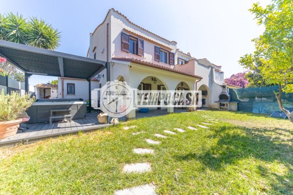 casa indipendente in vendita a Cerveteri in zona Cerenova