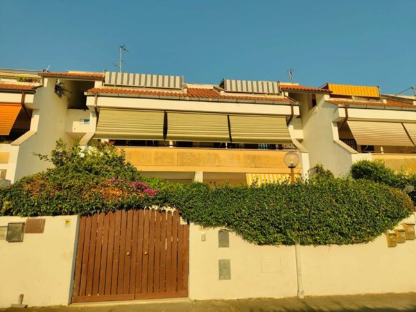 appartamento in vendita a Cerveteri in zona Cerenova